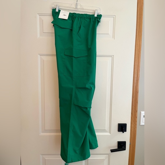 New Love Tree green parachute cargo streetwear pants with toggles. Size medium - Picture 4 of 14